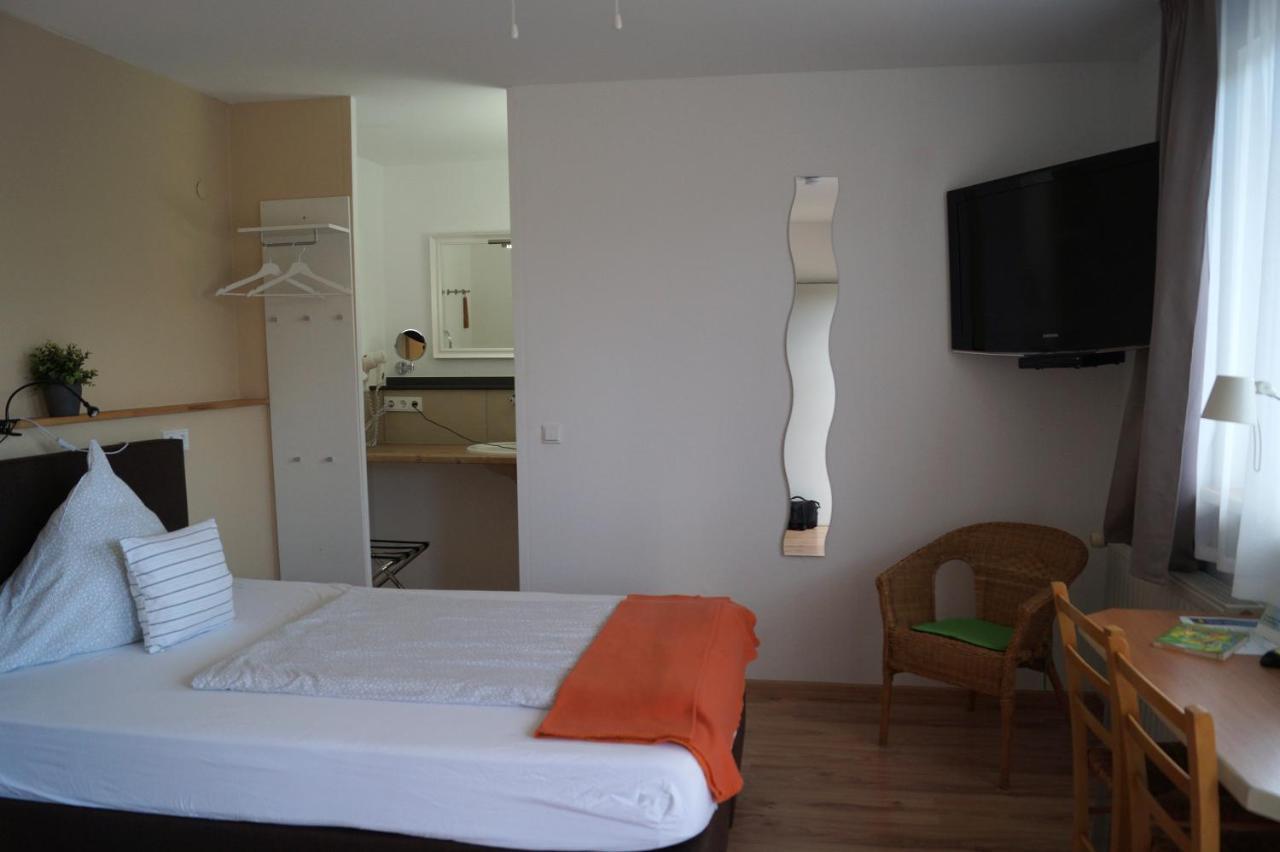 Kraft Hotel - Kontaktloser Check-in! Gundersheim Exterior foto